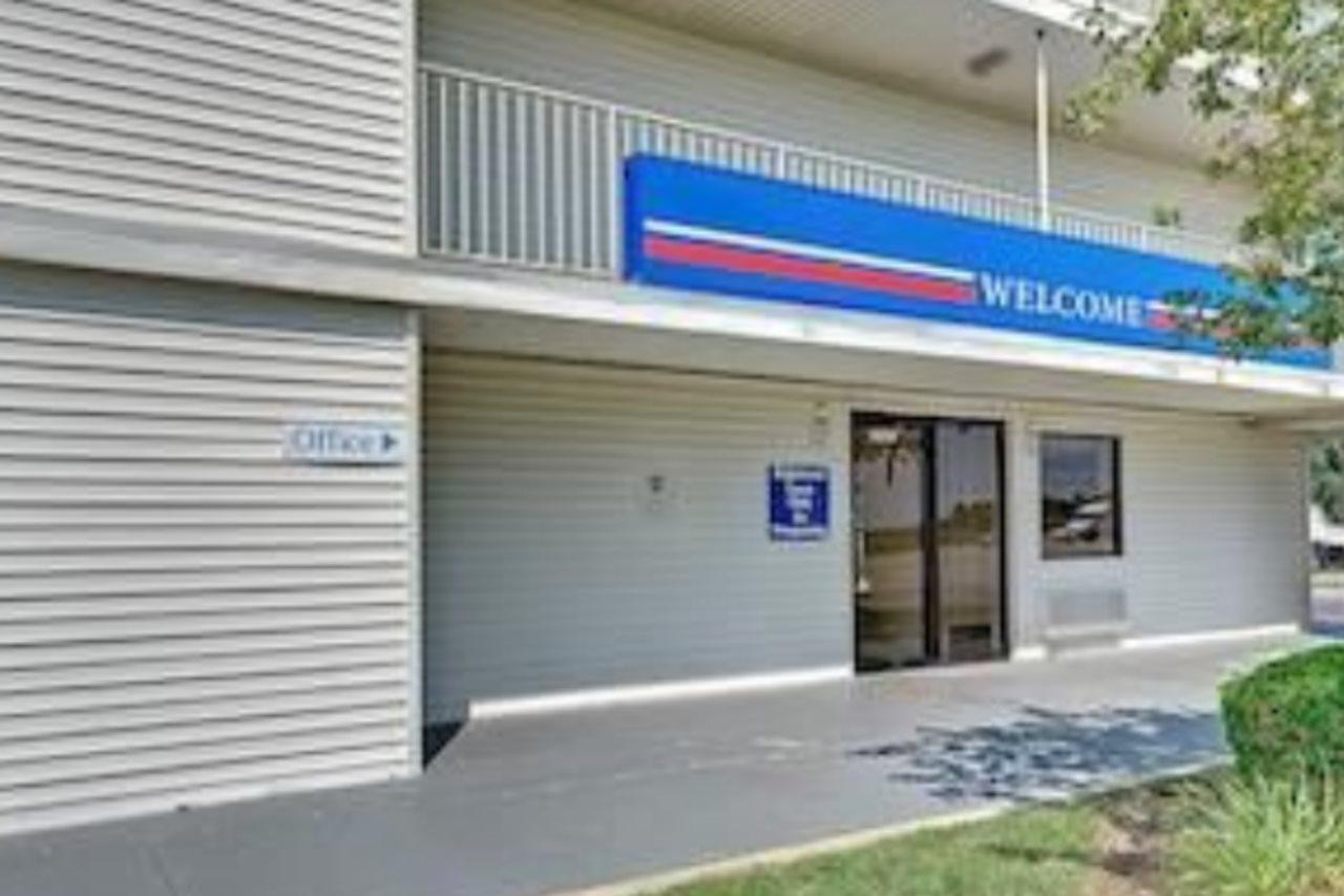 Motel 6 Chicago Southwest - Aurora Exterior foto
