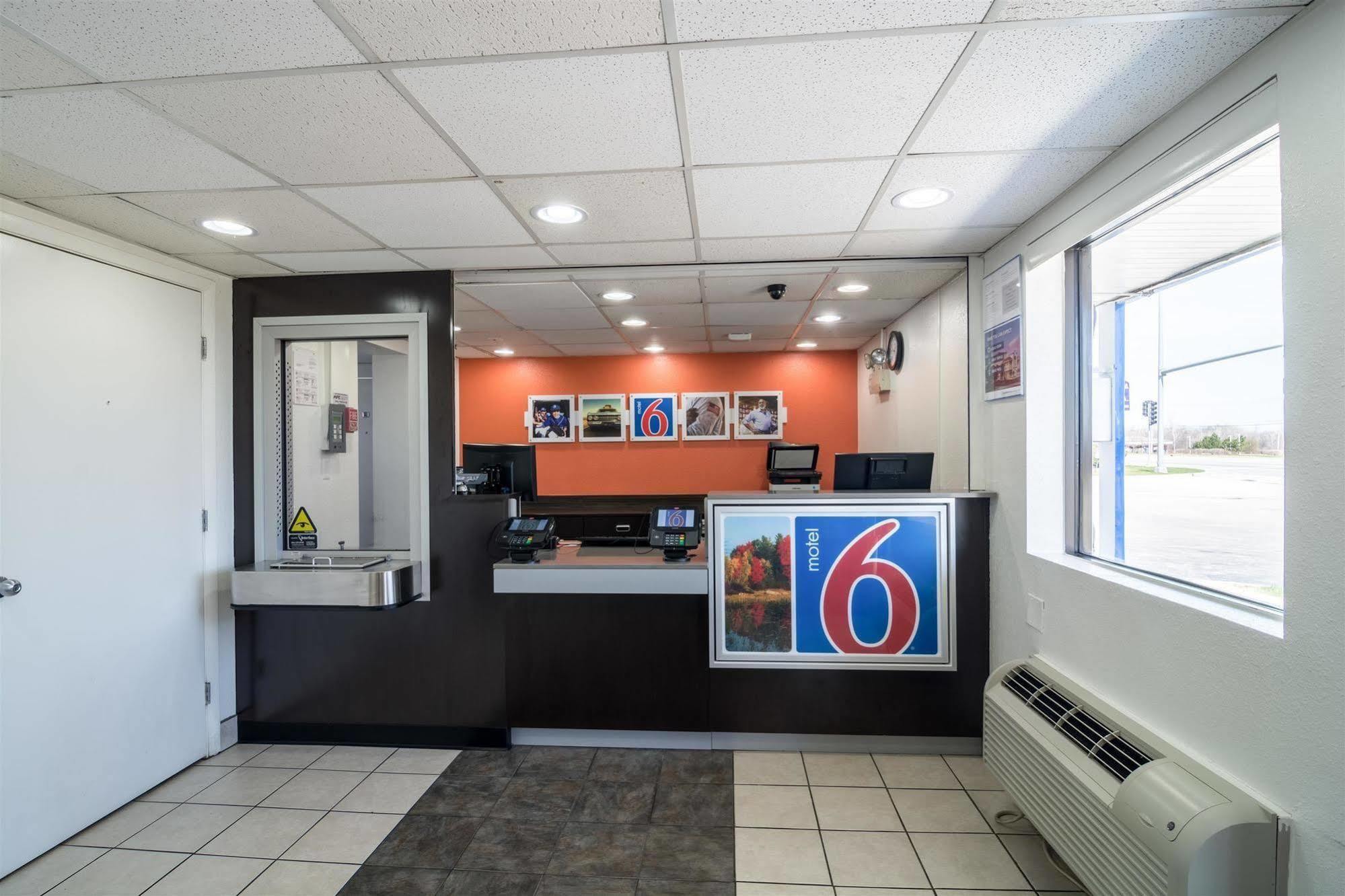 Motel 6 Chicago Southwest - Aurora Exterior foto