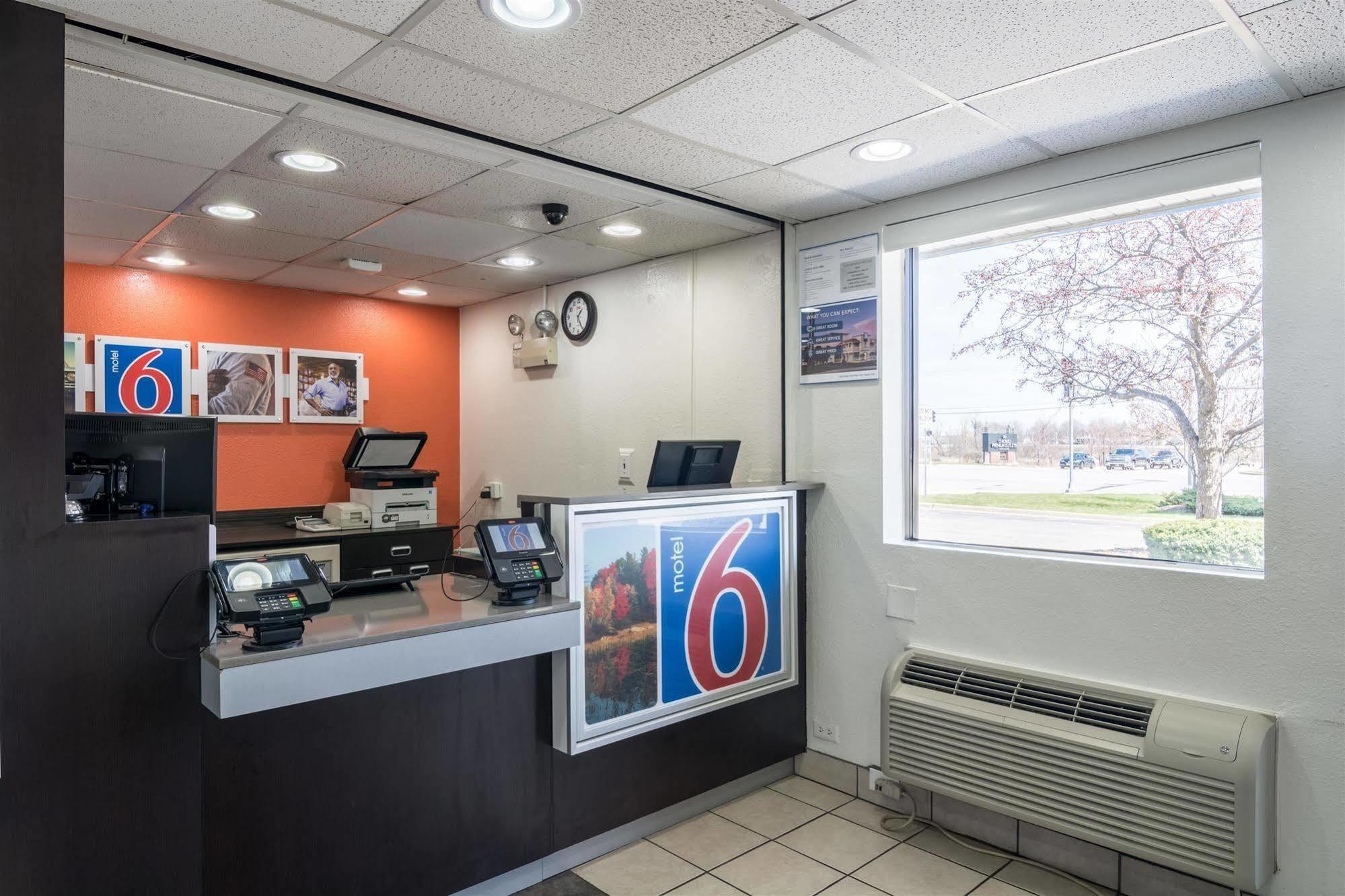 Motel 6 Chicago Southwest - Aurora Exterior foto