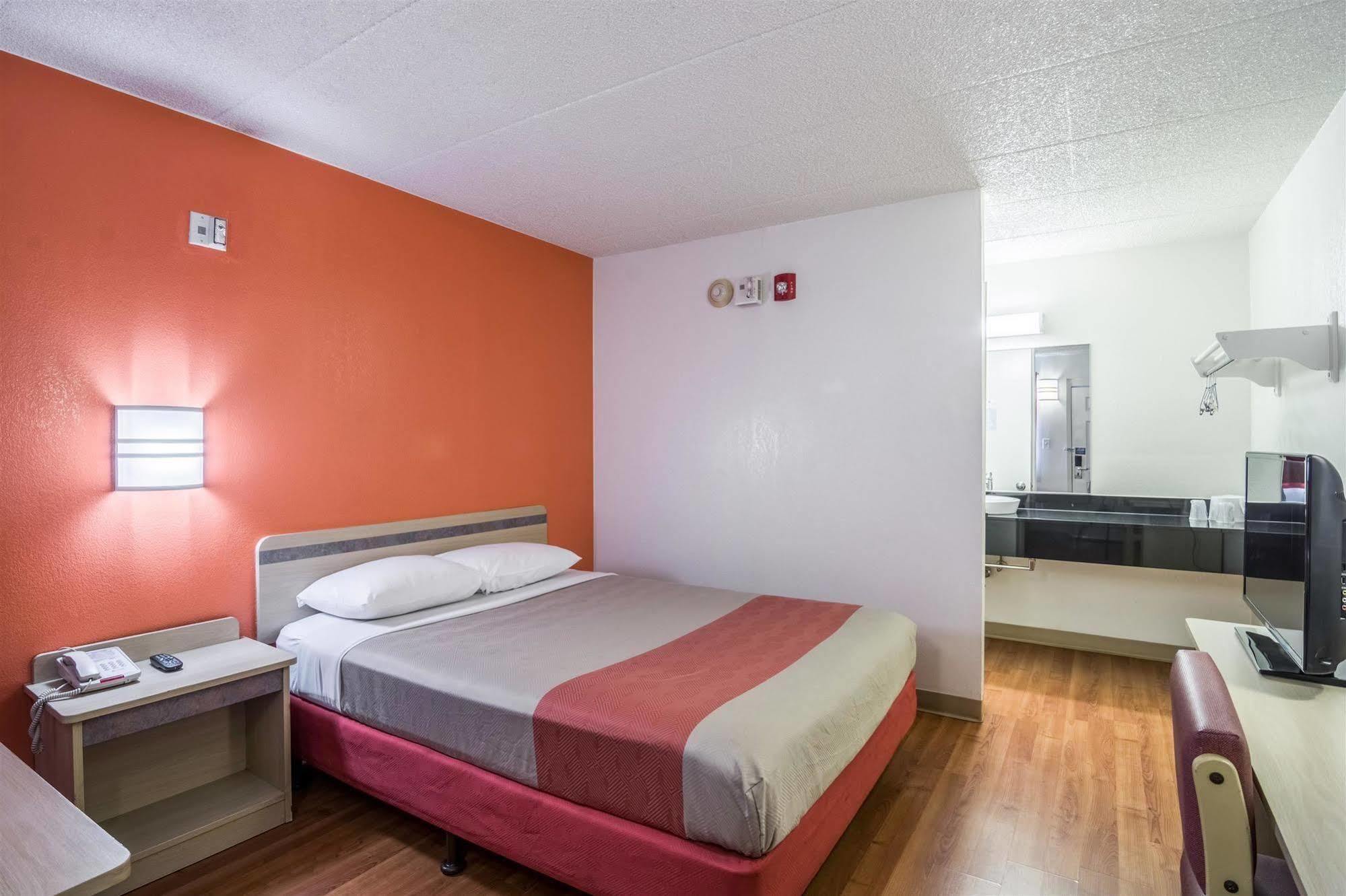 Motel 6 Chicago Southwest - Aurora Exterior foto